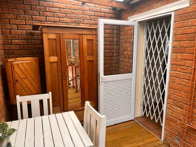 To Let 1 Bedroom Property for Rent in Summerstrand Eastern Cape